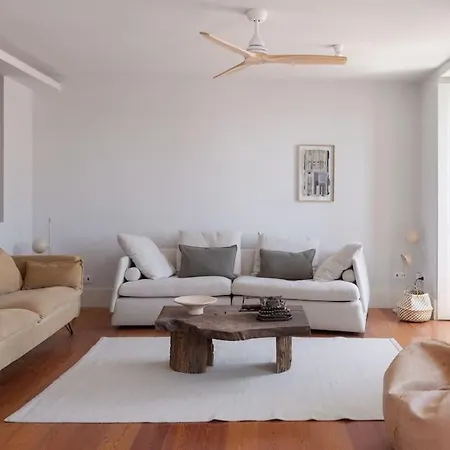 снеск Q,r-с0de First -,-3-bedroom With River View - Baixa Apartment *