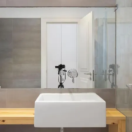 снеск Q,r-с0de First -,-3-bedroom With River View - Baixa Daire *