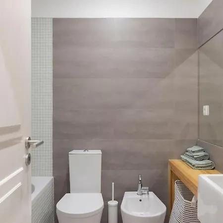 снеск Q,r-с0de First -,-3-bedroom With River View - Baixa