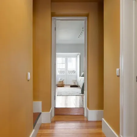 снеск Q,r-с0de First -,-3-bedroom With River View - Baixa דירה *